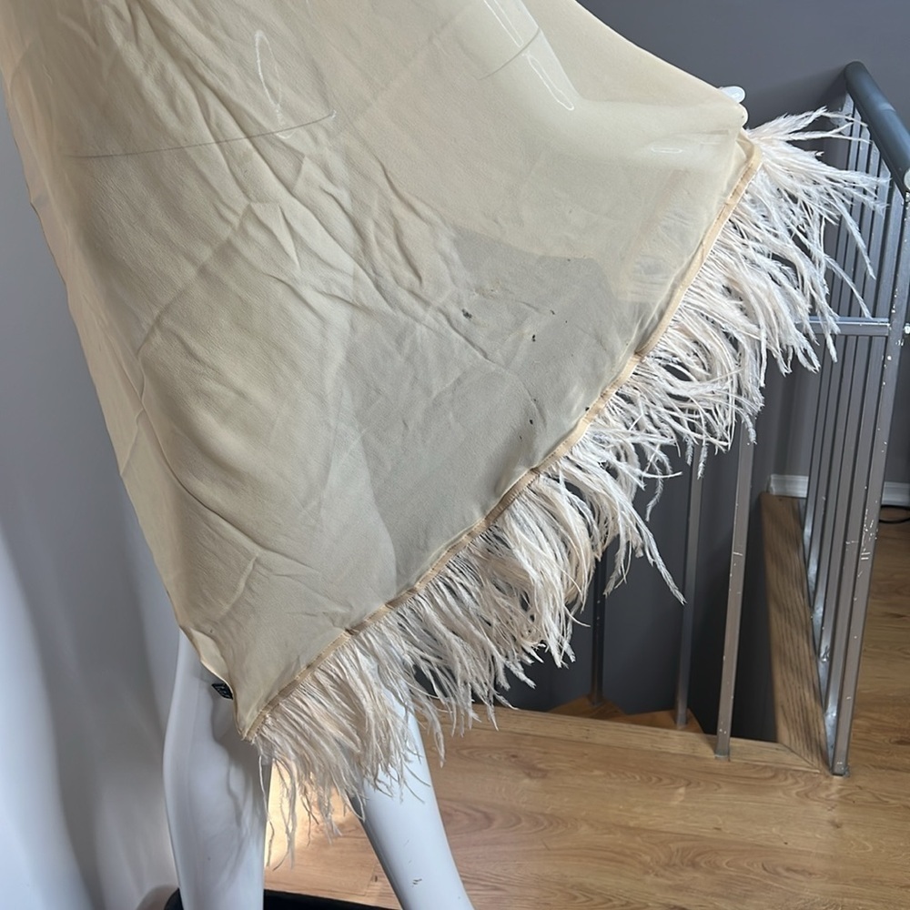 Gucci Vintage Rare Authentic 100% Silk Natural Feather Wrap Shawl 72” x 31” - Picture 7 of 16
